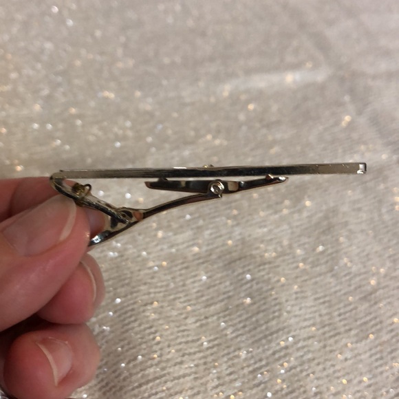 Gold Coloured Tie Clip with Sparkly White Stone - Picture 3 of 5